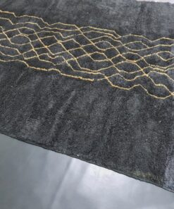 Black Mrirt Rug