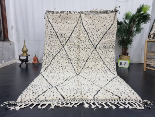 NUHAD- Moroccan Dotted Rug - White Beni Ourain Carpet 5x8