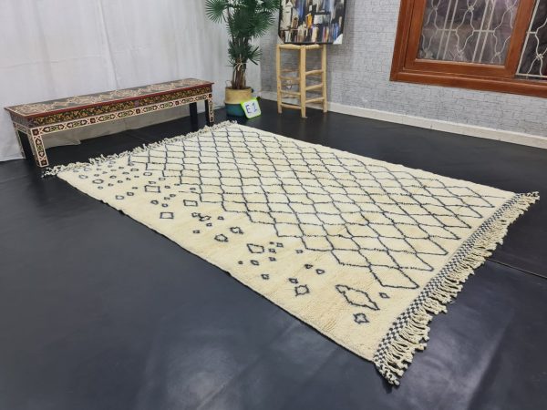 Moroccan Handmade Carpet-White And Black Rug