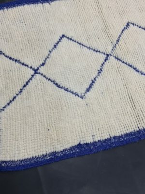 Geometric White And Blue Rug