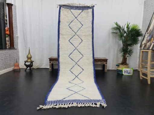 Geometric White And Blue Rug