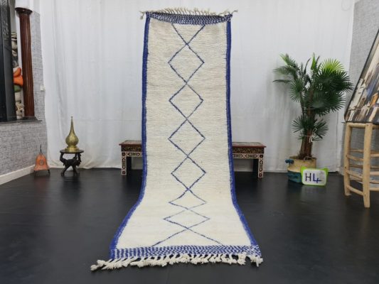 Geometric White And Blue Rug
