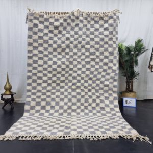 Checker 5x8 Rug