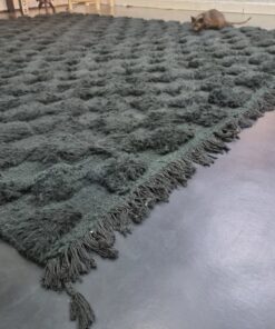 ufted Black Rug