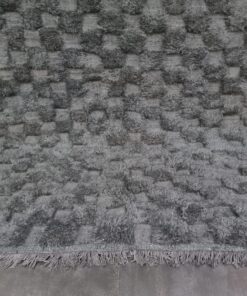 ufted Black Rug