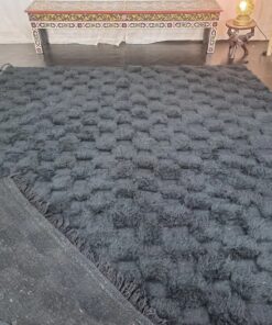 ufted Black Rug