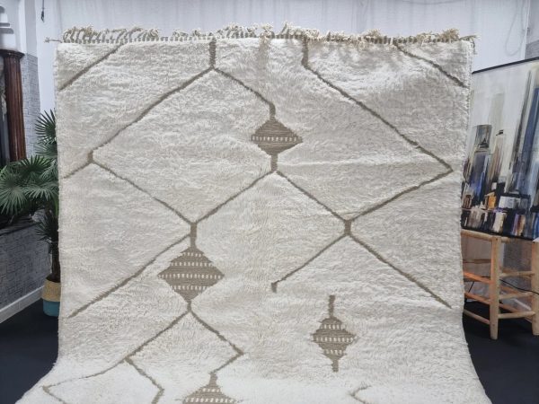 White And Beige Geometric Wool Rug