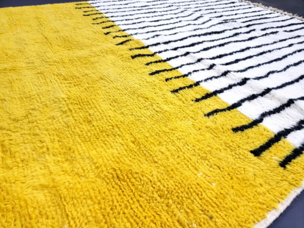 Unique Yellow and White Rug