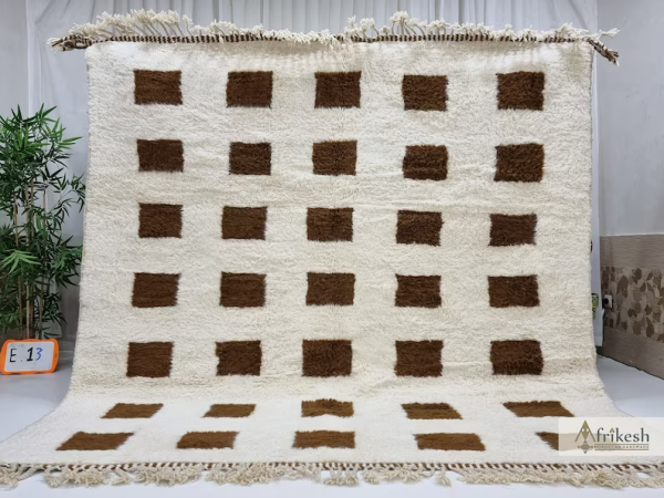 Gorgeous White and Brown Rug