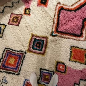 SEHAR – White and Light Pink Rug – Wool Beni Ourain Geometric Carpet