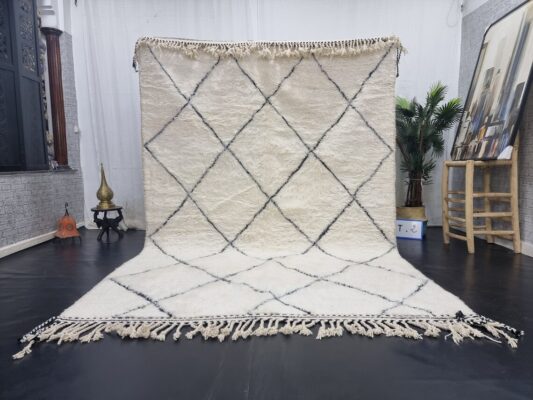 LASEEF – Classic White And Black Moroccan Rug – Beni Rugs