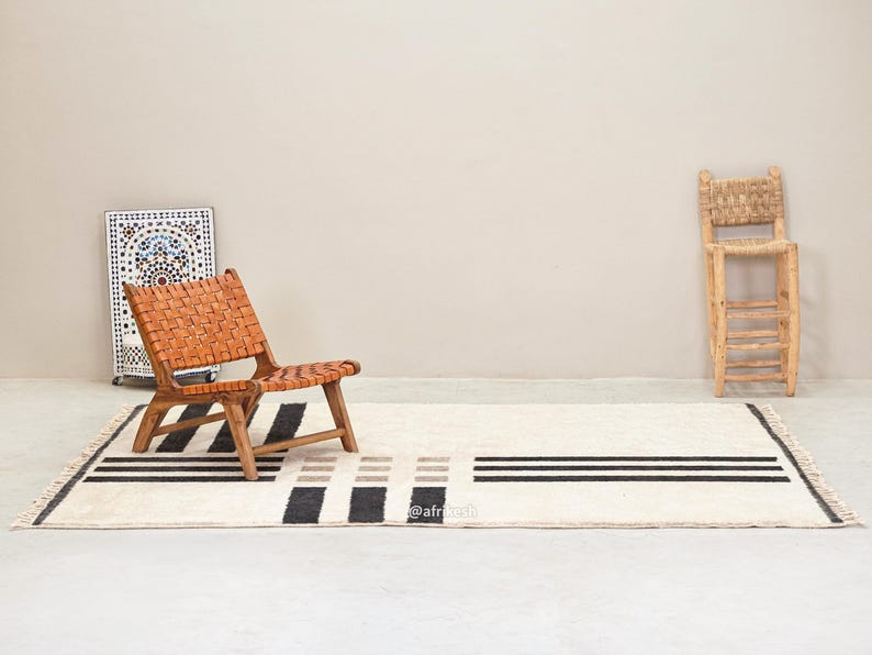 Amalina – Beni Ourain Black and White Rug – Moroccan Geometric Rug - Image 4