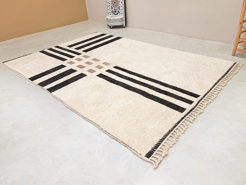 Amalina – Beni Ourain Black and White Rug – Moroccan Geometric Rug - Image 3