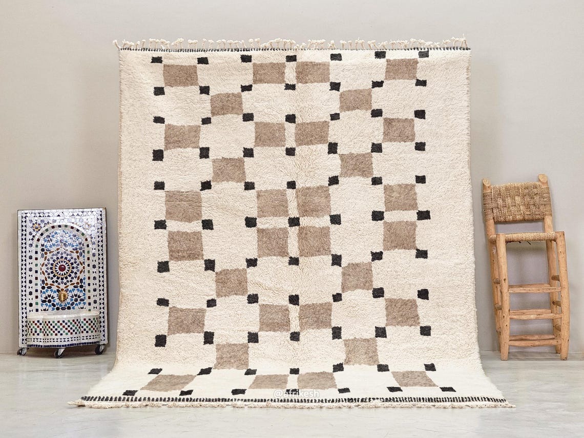 Amud – Moroccan Beni Ourain Rug Beige and White – Custom Geometric Berber Rug - Image 4