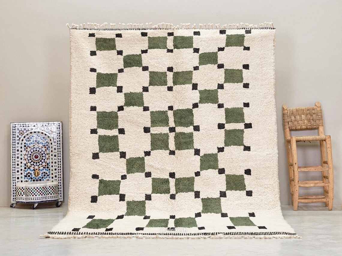 Amud – Moroccan Beni Ourain Rug Green and White – Custom Geometric Berber Rug - Image 4