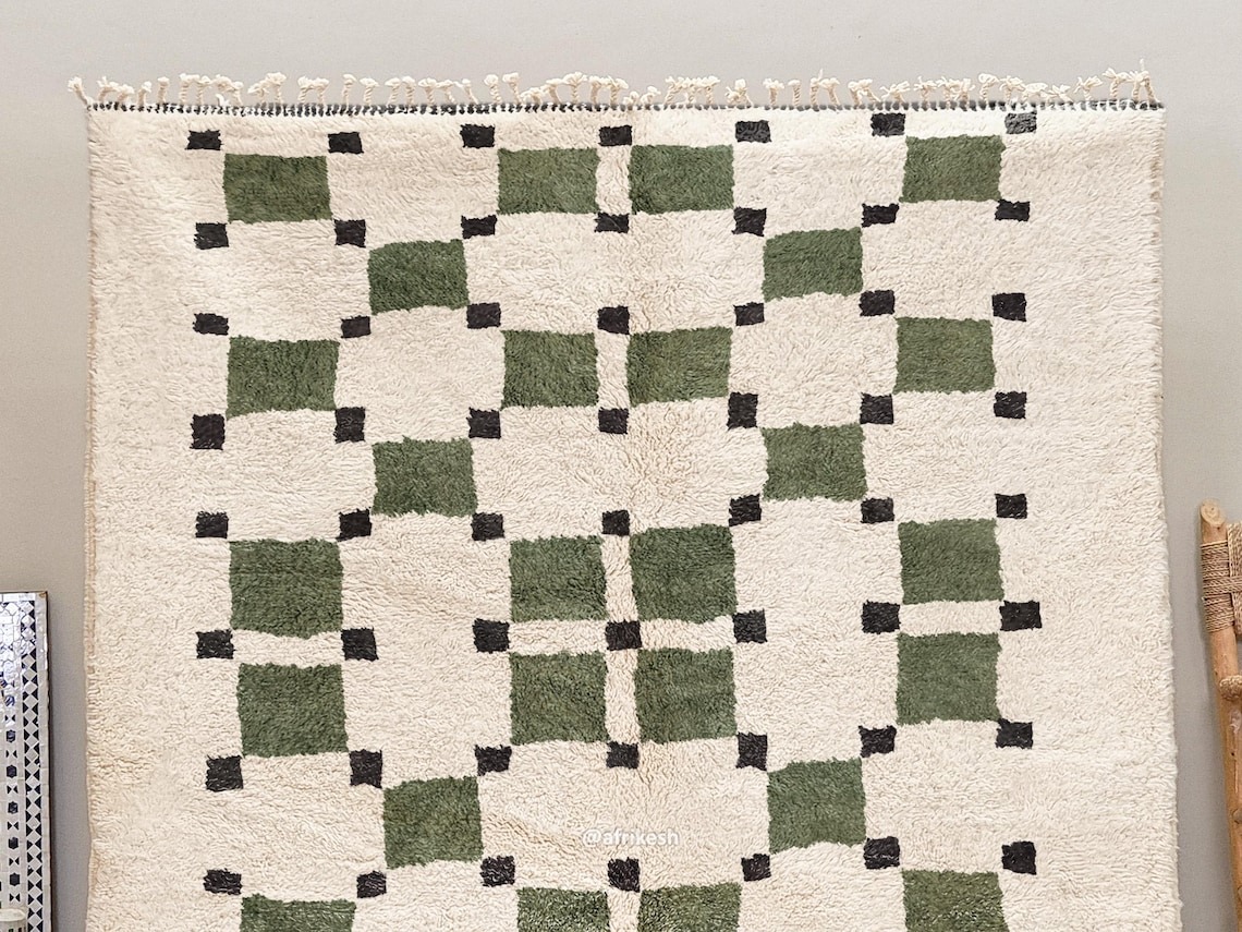 Amud – Moroccan Beni Ourain Rug Green and White – Custom Geometric Berber Rug - Image 5