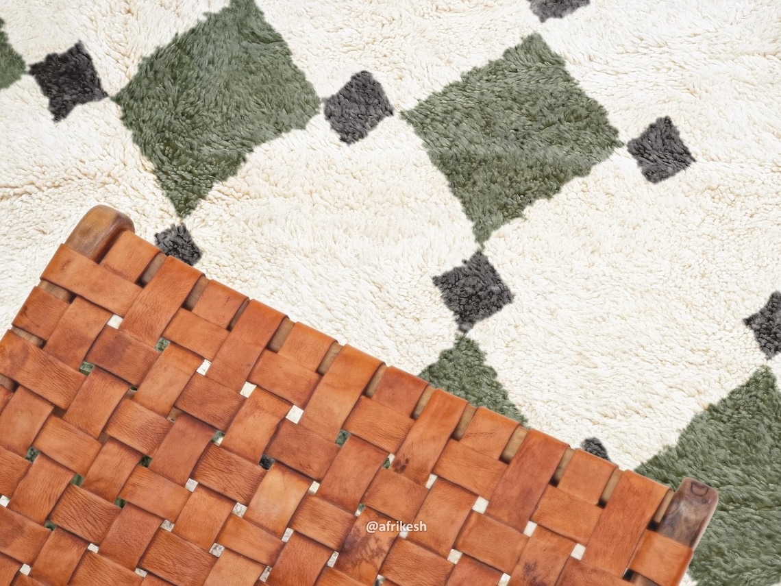 Amud – Moroccan Beni Ourain Rug Green and White – Custom Geometric Berber Rug - Image 10