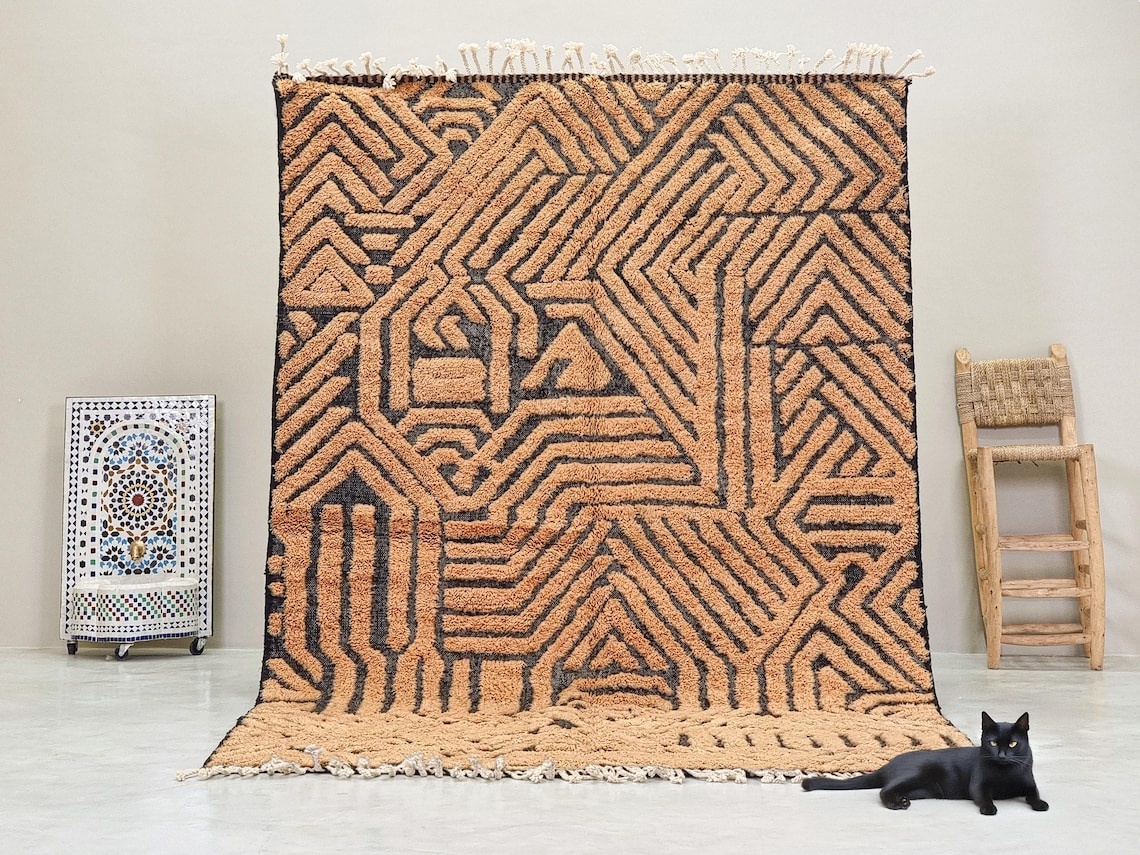 Horizon - Beni Ourain Tufted Rug – Custom Brown And Black Rug - Image 2