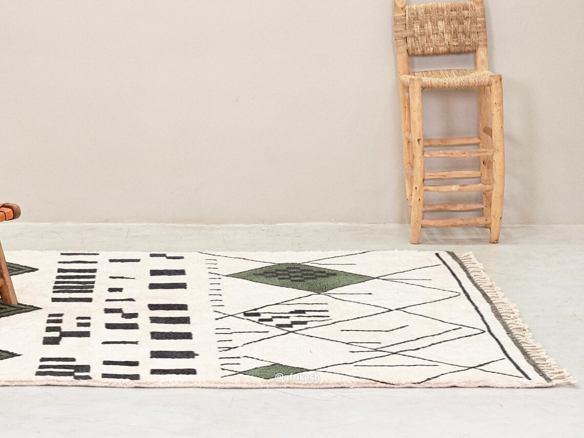 Laleh– Moroccan Beni Ourain Rug Green and White – Custom Geometric Berber Rug - Image 9
