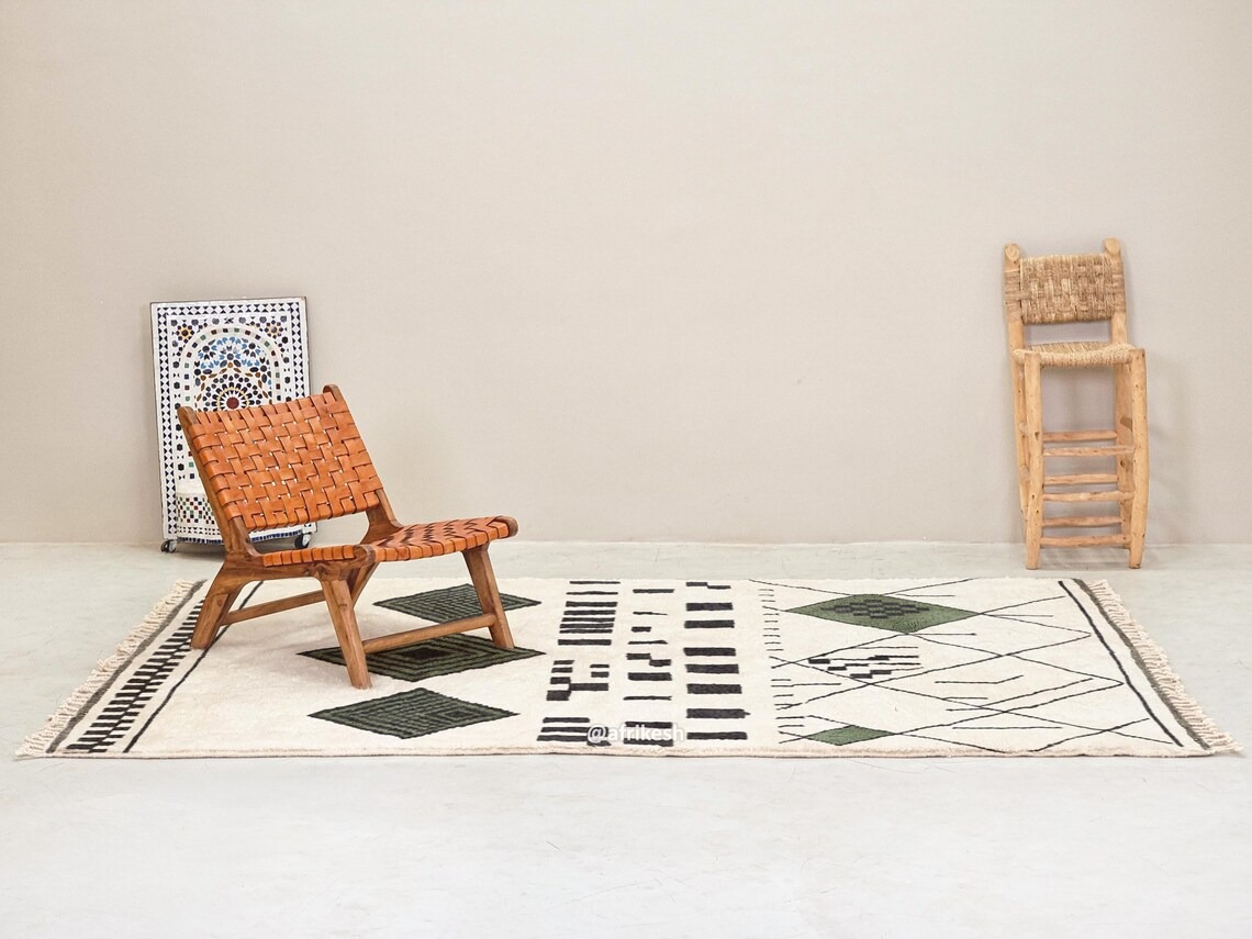 Laleh– Moroccan Beni Ourain Rug Green and White – Custom Geometric Berber Rug - Image 7