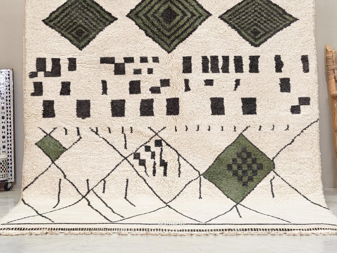 Laleh– Moroccan Beni Ourain Rug Green and White – Custom Geometric Berber Rug - Image 6