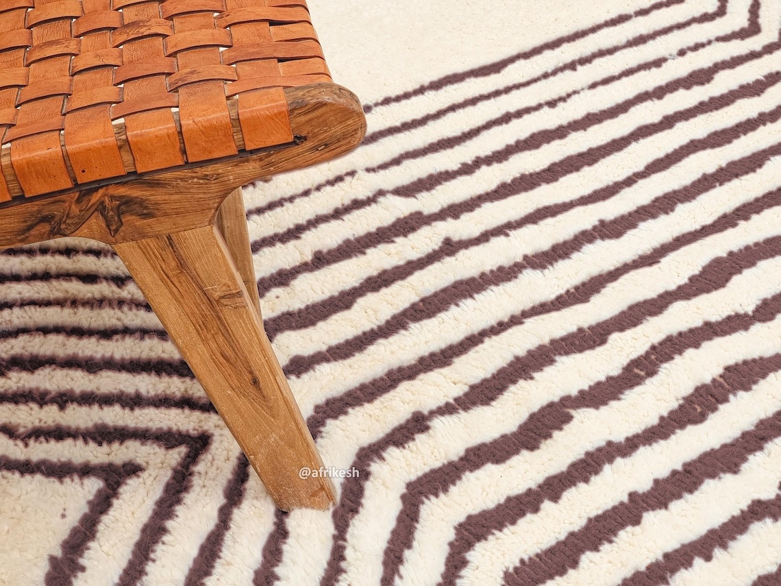 TAIBA – Beni Ourain Striped And Custom Rug – White & Deep garnet red Rug - Image 5