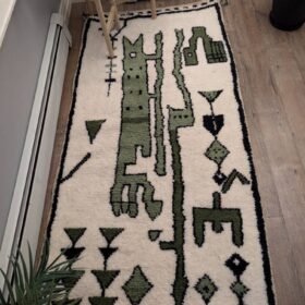 GOWINSA – Luxurious Custom Beni Mrirt Abstract Rug – Gray Moroccan Beni Rug