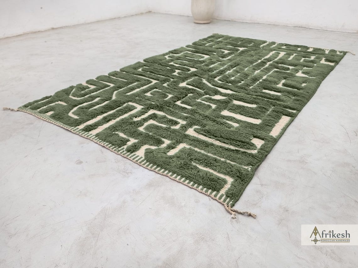 Tazgzout – Dark Green And White Mororccan Rug – Beni Mrirt Tufted Rug - Image 3